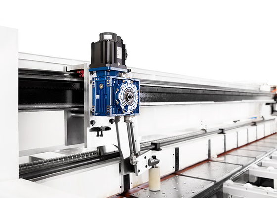 7000kg Aluminum Plate Cutting Tool Machine with 36kw Total Power and 3950 R.p.m. Spindle Speed